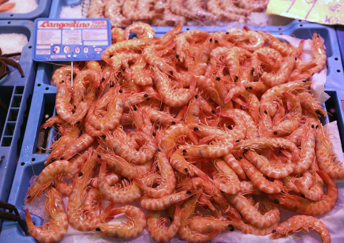Llagostins en una peixateria | Europa Press
