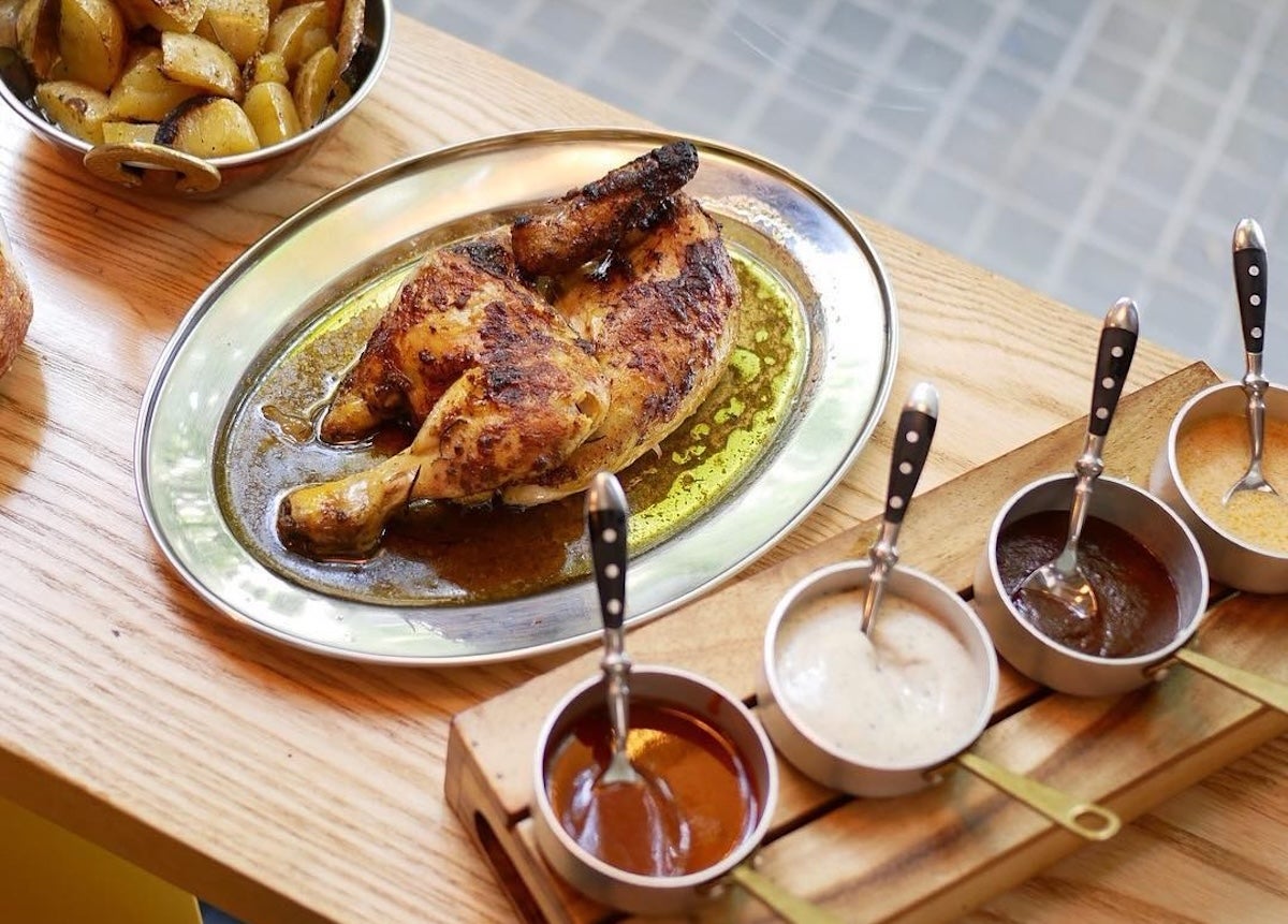 Pollastre a l'ast d'A Pluma | Facebook A Pluma