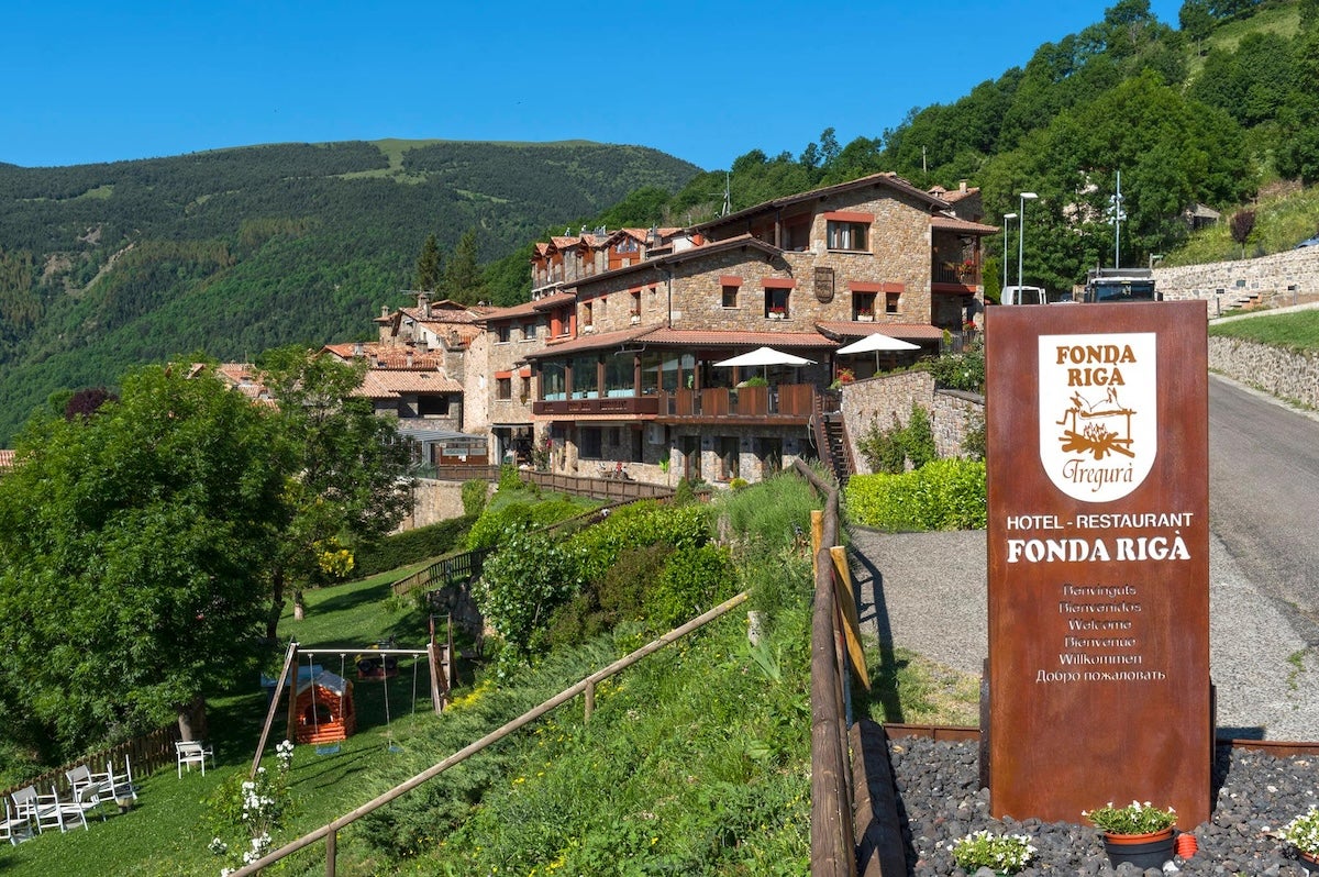 Exterior de l'hotel-restaurant Fonda Rigà | Facebook Fonda Riga