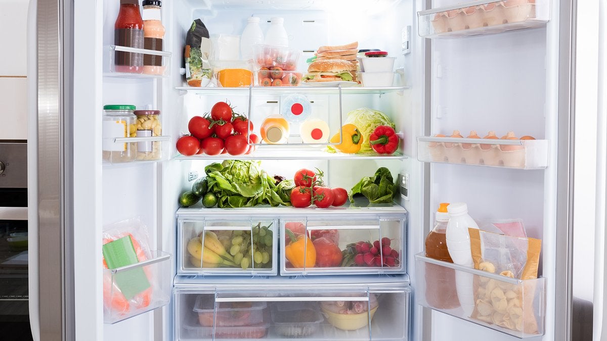 Una nevera plena d'aliments | OCU