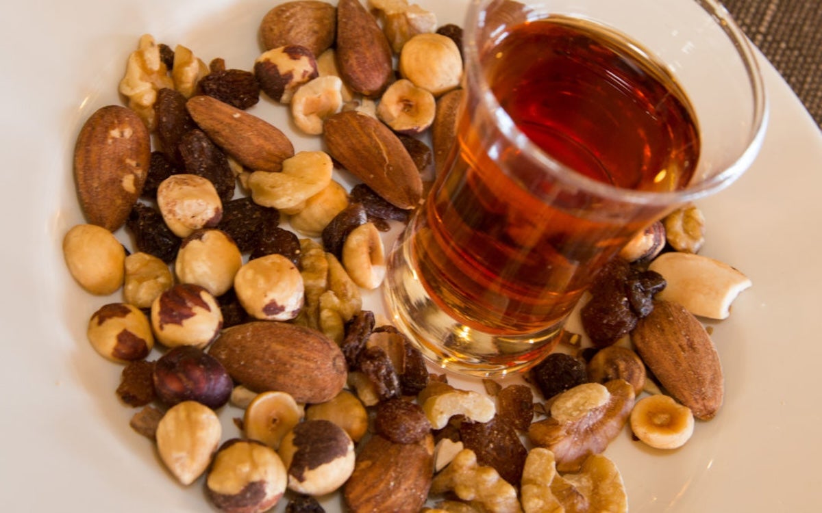 Ratafia amb fruita seca | Restaurant Can Carola