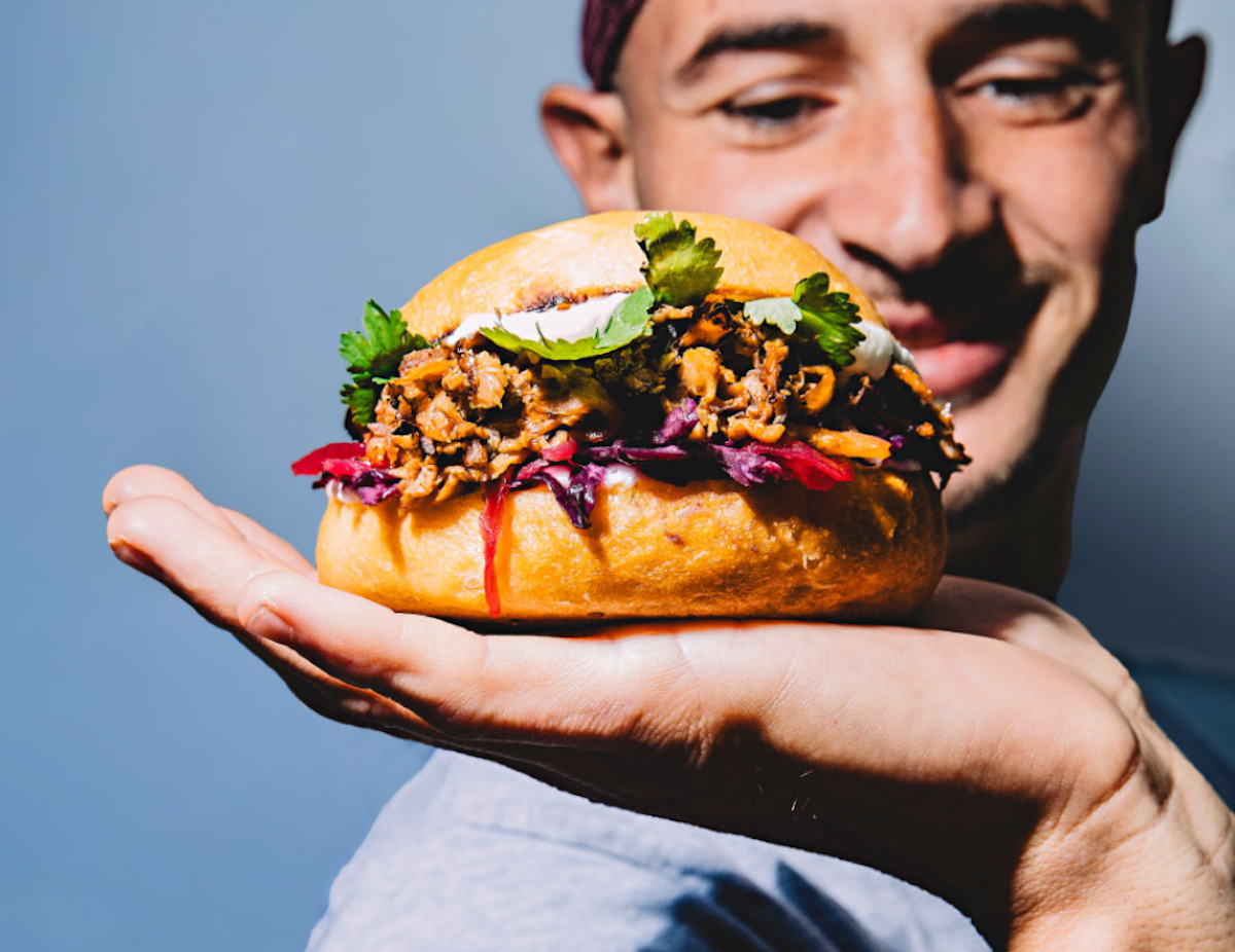 Hamburguesa Pulled Pork Goes Happy | Instagram @blubarpoblenou