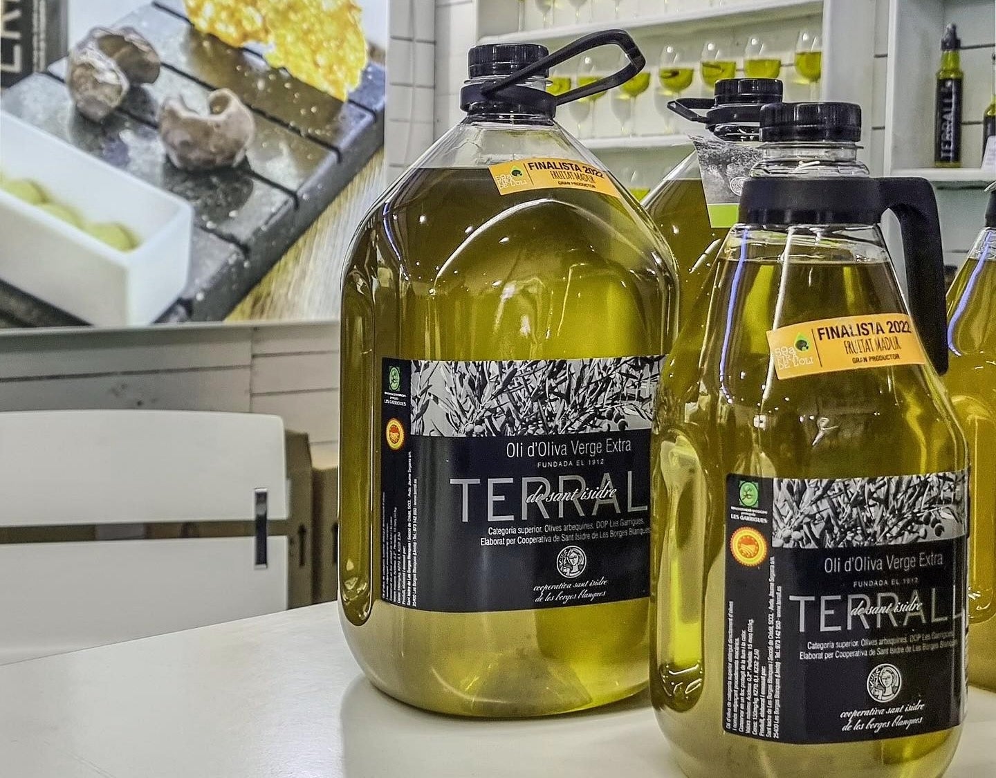 Oli d'oliva del Terrall | Facebook Cooperativa Sant Isidre