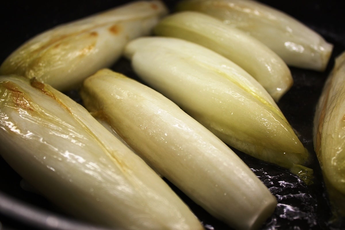 Endívies en una paella | Flickr jlastras