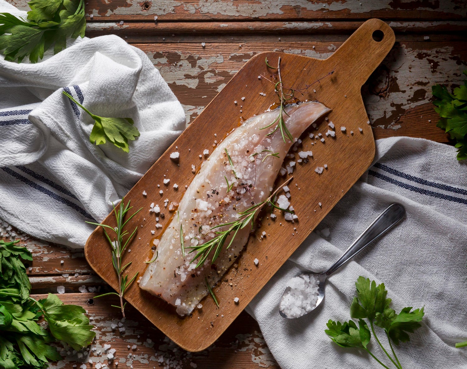 Peix cru per marinar | Freepik