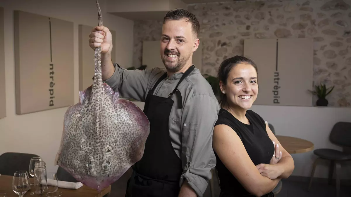 Ignasi Perez i Alba Costa a la sala de l'Intrèpid | Cedida