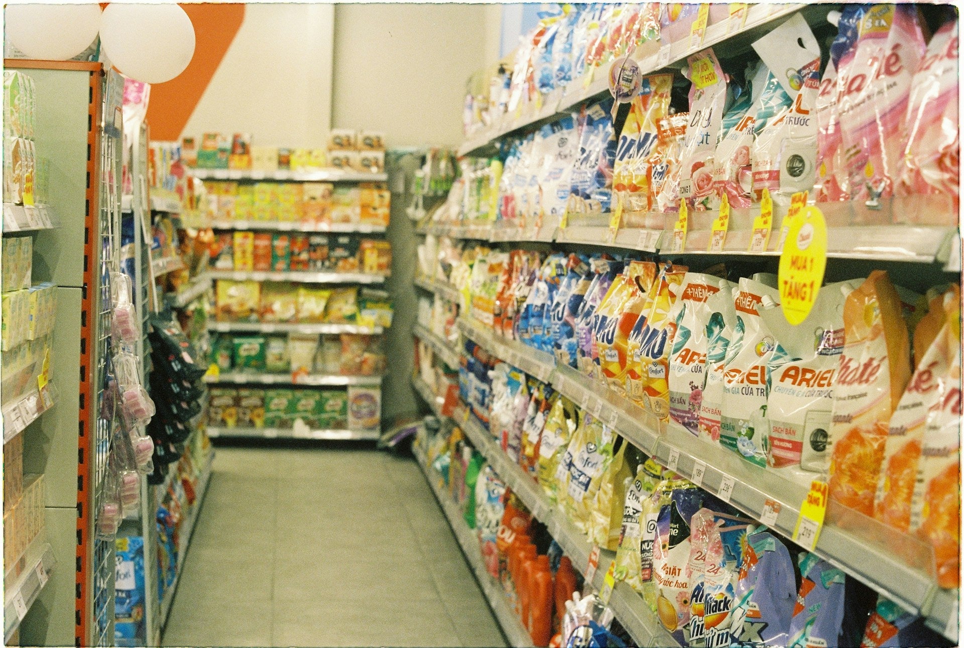 Diferents productes en un supermercat | Unsplash