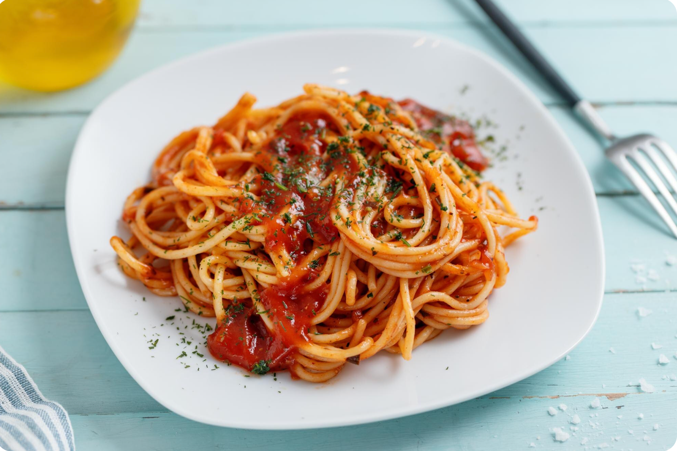 Un plat de pasta amb tomàquet | Freepik
